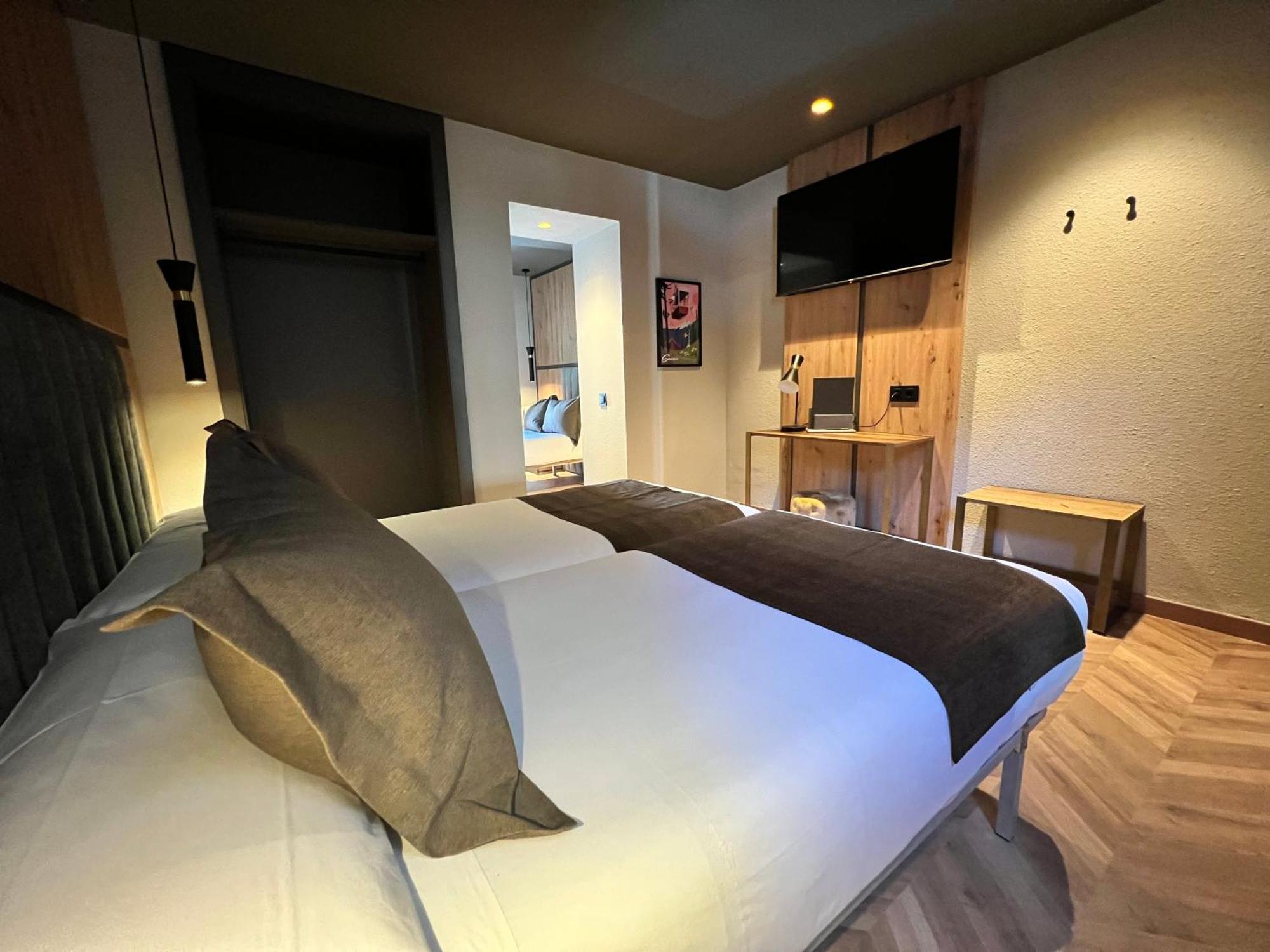 Yomo Petit Paris Hotel Encamp Exterior photo