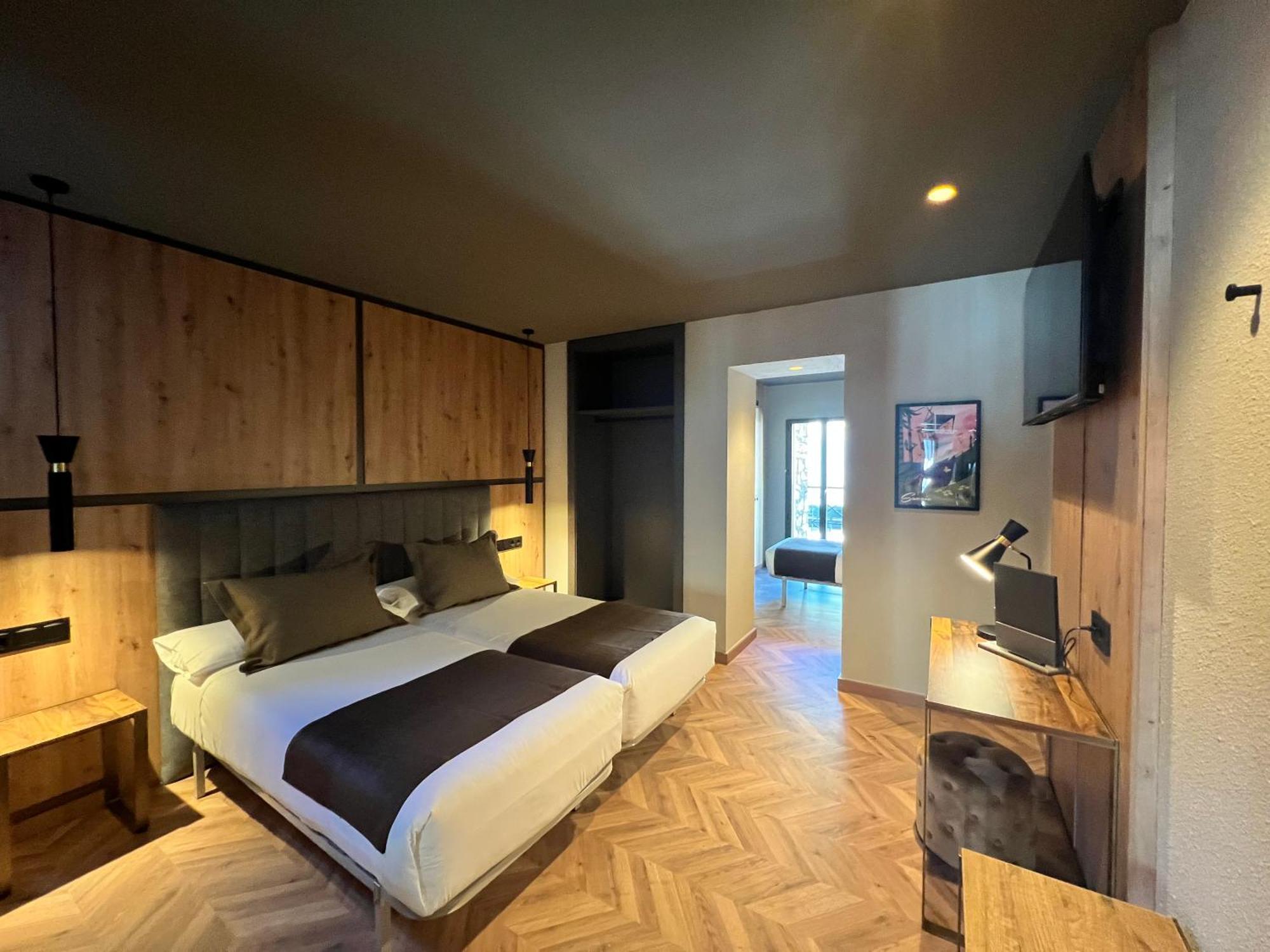 Yomo Petit Paris Hotel Encamp Exterior photo