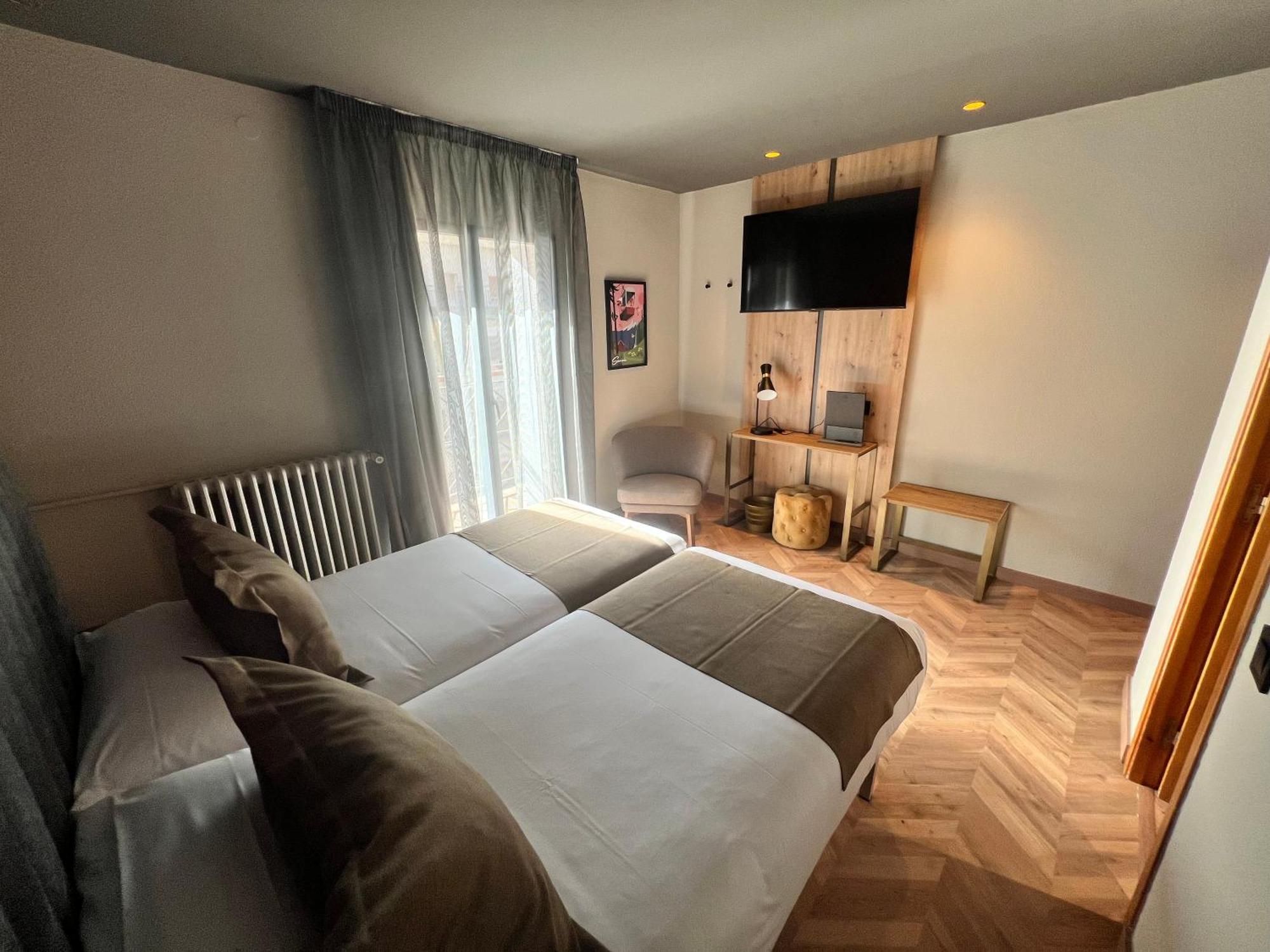 Yomo Petit Paris Hotel Encamp Exterior photo